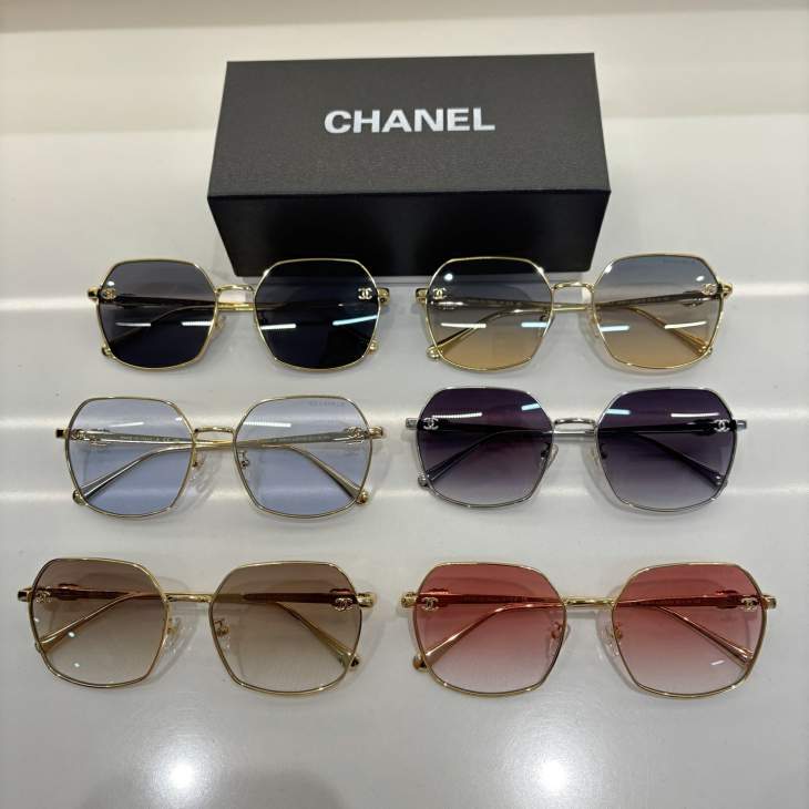 Picture of Chanel Sunglasses _SKUfw76988622fw
